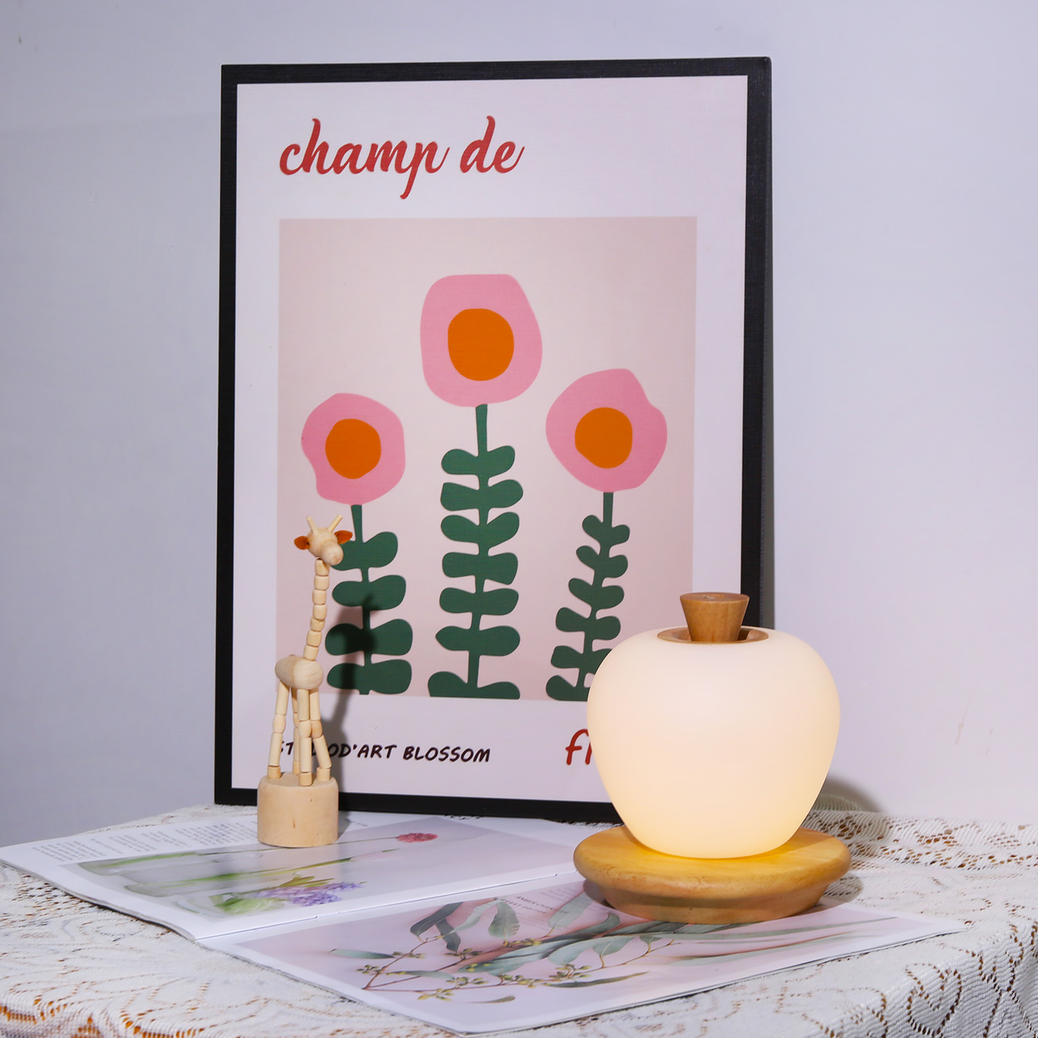 Перезаряжаемая яблочная прикроватная настольная лампа